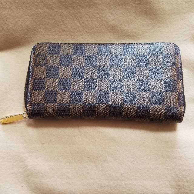 ルイヴィトン LOUIS VUITTON 長財布
 ヴェルニ ドットインフィニティ ジッピー M91571 イエロー系小キズ薄汚れシワ内側