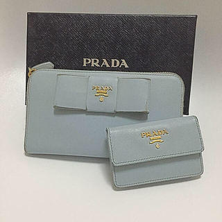 プラダ(PRADA)のプラダの財布とカードケースのセットです♪(財布)