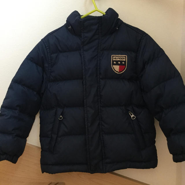 TOMMY HILFIGER(トミーヒルフィガー)のダウンジャケット　キッズ　104(100〜110) キッズ/ベビー/マタニティのキッズ服男の子用(90cm~)(コート)の商品写真