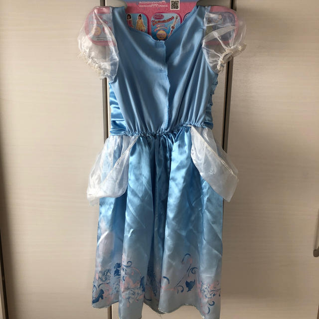 Disney(ディズニー)のユーカリ様専用 シンデレラ ドレス100〜110 キッズ/ベビー/マタニティのキッズ服女の子用(90cm~)(ドレス/フォーマル)の商品写真