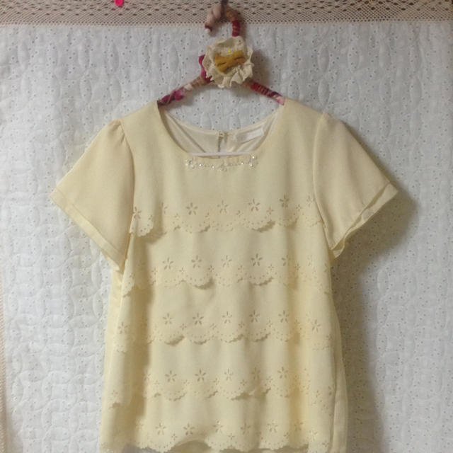 PATTERN fiona(パターンフィオナ)の黄色のレースブラウス♡ レディースのトップス(シャツ/ブラウス(半袖/袖なし))の商品写真