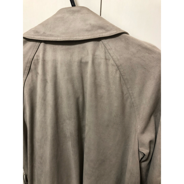 ZARA(ザラ)のZARAスエードコート ベージュ レディースのジャケット/アウター(トレンチコート)の商品写真
