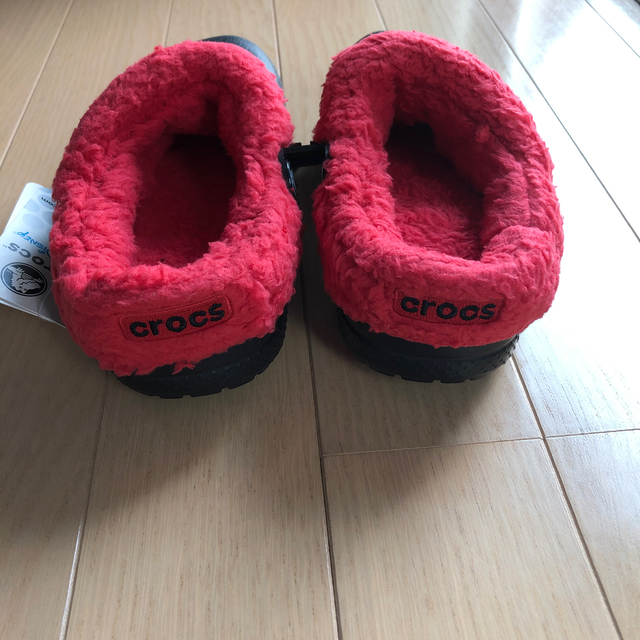 crocs(クロックス)の未使用　クロックス　18.5センチ　秋冬用　ミッキー キッズ/ベビー/マタニティのキッズ靴/シューズ(15cm~)(サンダル)の商品写真