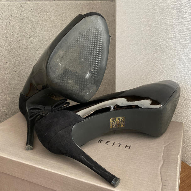 Charles and Keith(チャールズアンドキース)の【美品】バックリボンオープントウパンプス黒（Charles & Keith） レディースの靴/シューズ(ハイヒール/パンプス)の商品写真