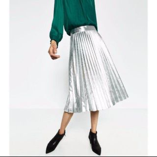 ザラ(ZARA)のザラ アコーディオン シルバーメタリックプリーツ ミディスカート(ロングスカート)