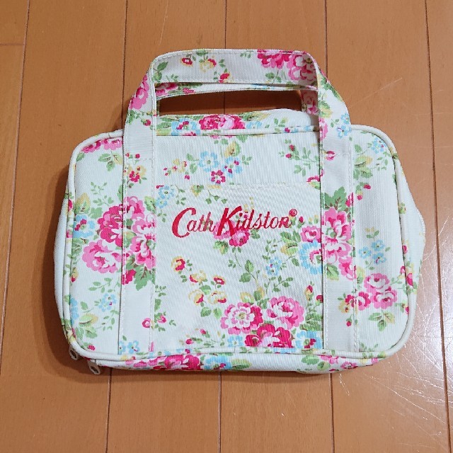 Cath Kidston(キャスキッドソン)のキャス・キッドソン  化粧ポーチ  新品未使用 レディースのファッション小物(ポーチ)の商品写真