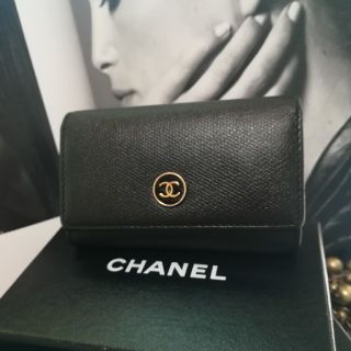 シャネル(CHANEL)の５万円（参考価格）♥美品オススメ♥シャネル　カーフスキン黒　ココボタンキーケース(キーケース)