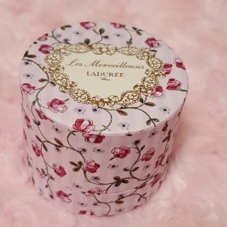 レメルヴェイユーズラデュレ(Les Merveilleuses LADUREE)のLes Merveilleuses LADURÉEラデュレ⑅﻿チーク入れ花柄ケー(チーク)