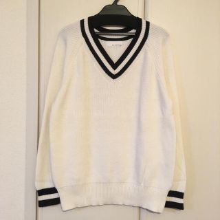 ユナイテッドアローズ(UNITED ARROWS)の美品 ユナイテッドアローズ Vネック チルデン ニット ホワイト(ニット/セーター)