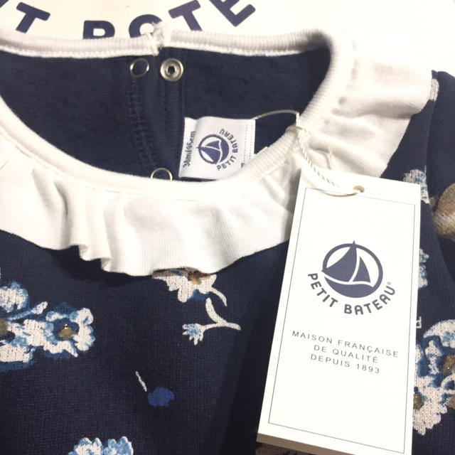 PETIT BATEAU(プチバトー)のmiori様専用 36m  スウェットプリントワンピース バンビワンピース キッズ/ベビー/マタニティのキッズ服女の子用(90cm~)(ワンピース)の商品写真