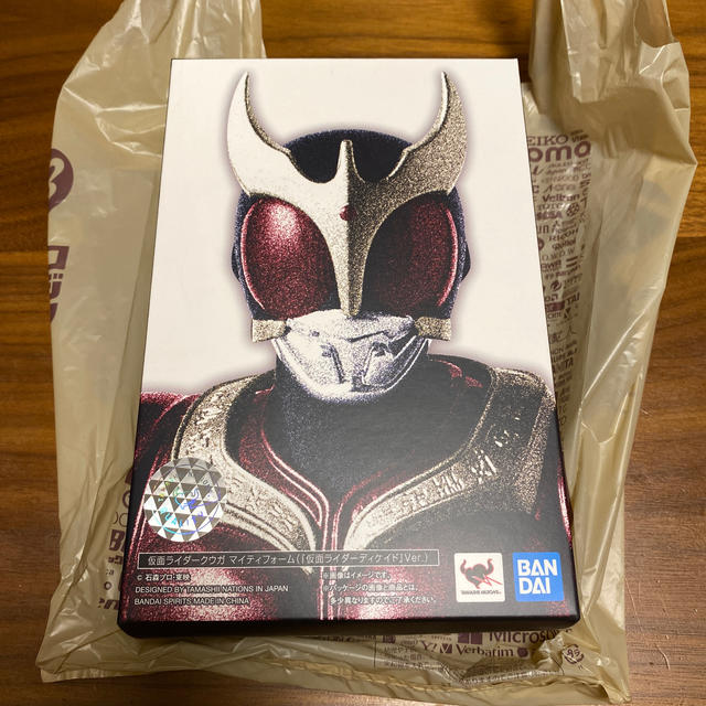 真骨彫 仮面ライダークウガ マイティフォーム ディケイド shフィギュ