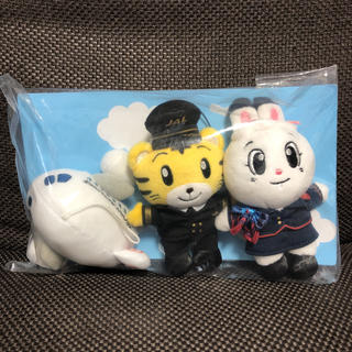 ジャル(ニホンコウクウ)(JAL(日本航空))の【新品未使用】JAL パイロットしまじろう&CAみみりん セット/ぬいぐるみ(ぬいぐるみ)