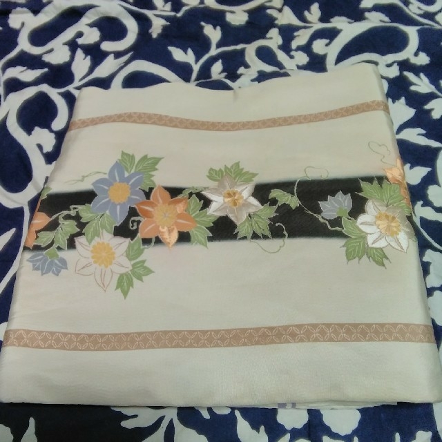 正絹　アイボリーに花柄の名古屋帯 レディースの水着/浴衣(帯)の商品写真