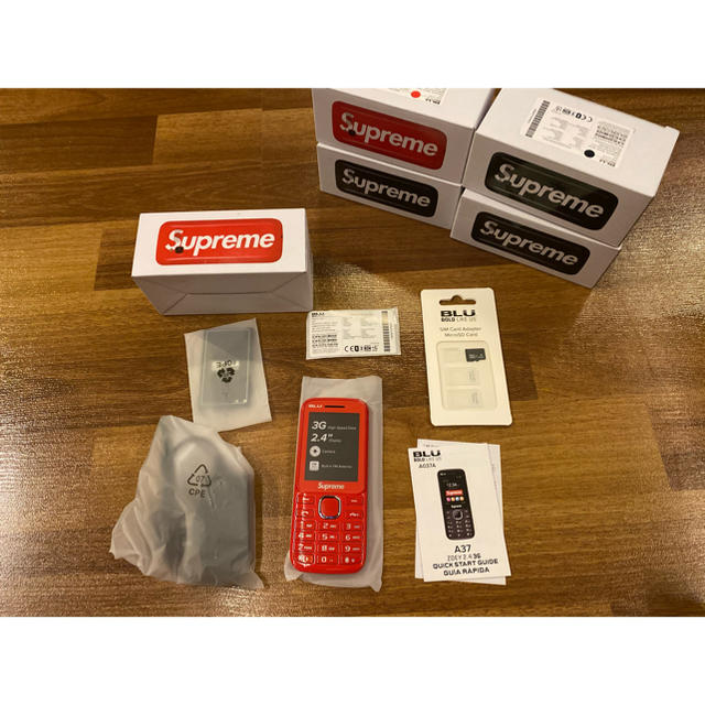 日本未発売 Supreme BLU 携帯電話 SIMフリー Dual SIM