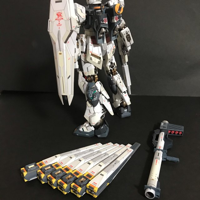 BANDAI(バンダイ)のガンダムプラモデル ニューガンダムMG改修完成品 エンタメ/ホビーのおもちゃ/ぬいぐるみ(プラモデル)の商品写真