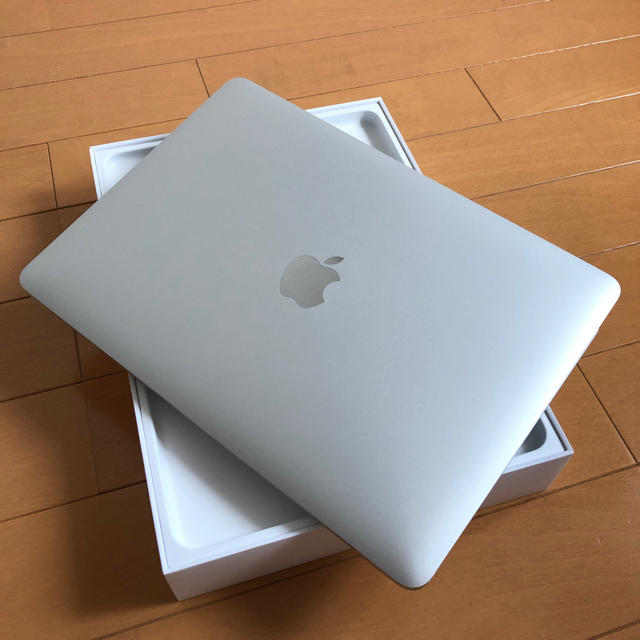 Macbook 12インチ 2017、512GB、シルバースマホ/家電/カメラ