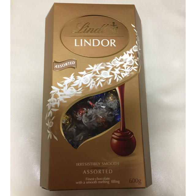 Lindt(リンツ)のみにぃさま専用LINDT LINDOR リンツ リンドールアソート32個2セット 食品/飲料/酒の食品(菓子/デザート)の商品写真