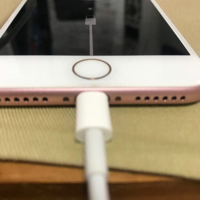 Apple(アップル)のiPhone 7. 32G.  美品 スマホ/家電/カメラのスマートフォン/携帯電話(スマートフォン本体)の商品写真