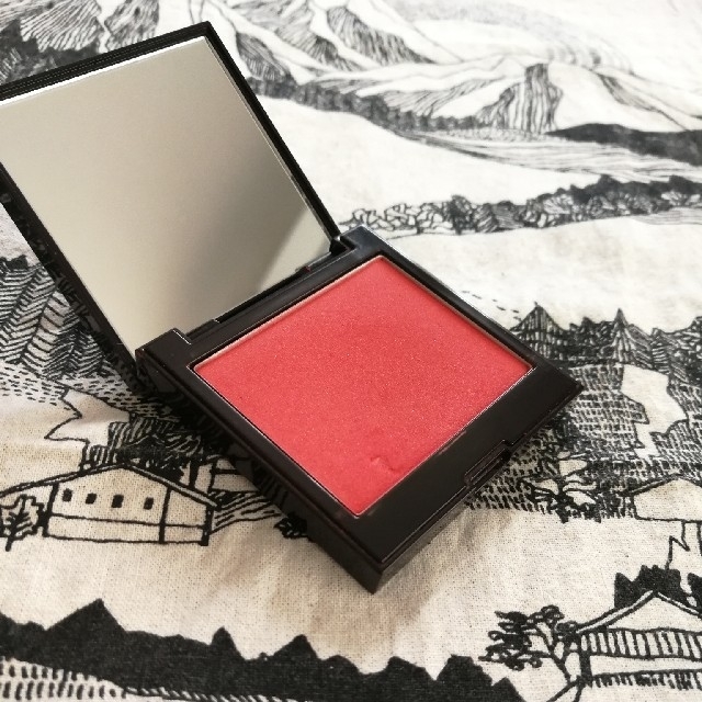 laura mercier(ローラメルシエ)のローラメルシエ　ブラッシュカラーインフュージョン　グレープフルーツ コスメ/美容のベースメイク/化粧品(チーク)の商品写真