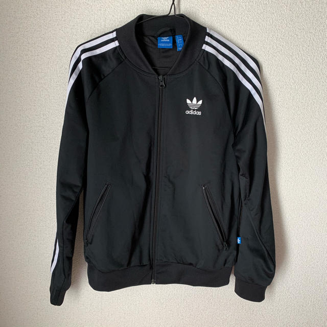 adidas originalsジャージ