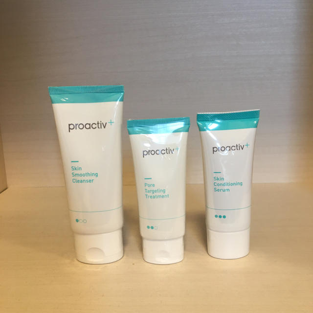 proactiv(プロアクティブ)のkariiin様専用　プロアクティブプラス薬用3ステップセット 　新品未開封品 コスメ/美容のスキンケア/基礎化粧品(洗顔料)の商品写真