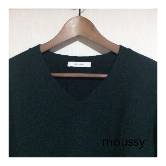 moussy(マウジー)のmoussyＶネックニット✨ レディースのトップス(Tシャツ(長袖/七分))の商品写真