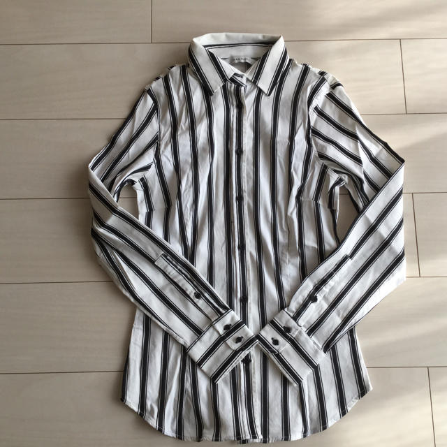 ZARA(ザラ)のZARAストレッチシャツ Mサイズ レディースのトップス(シャツ/ブラウス(長袖/七分))の商品写真