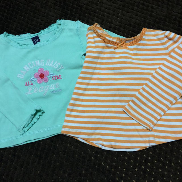 babyGAP(ベビーギャップ)のロンT 4枚 80.90 キッズ/ベビー/マタニティのキッズ服女の子用(90cm~)(Tシャツ/カットソー)の商品写真