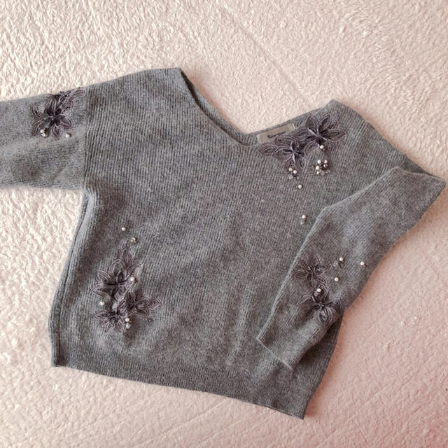 Rirandture(リランドチュール)のyuri様専用　リランドチュール    刺繍ニットプルオーバー レディースのトップス(ニット/セーター)の商品写真