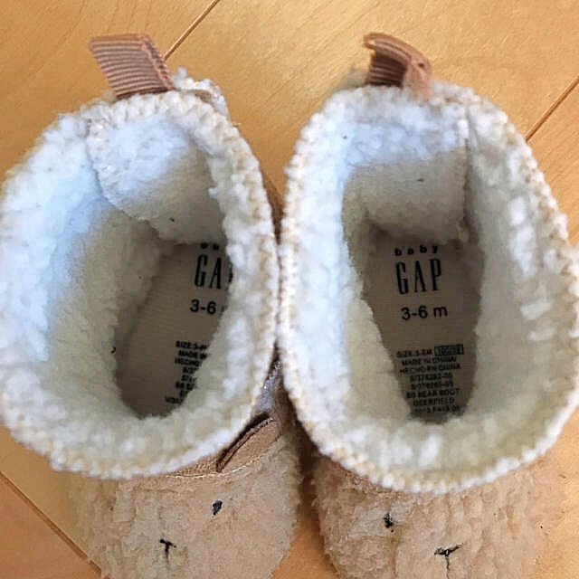 babyGAP(ベビーギャップ)のbaby GAP♡赤ちゃんムートンブーツ キッズ/ベビー/マタニティのベビー靴/シューズ(~14cm)(ブーツ)の商品写真
