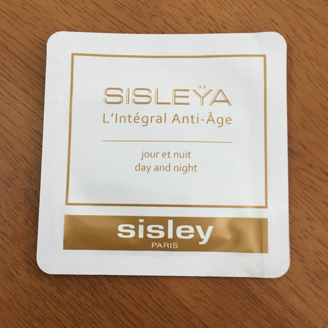 Sisley(シスレー)の専用シスレイヤ　インテグラム　サンプル4個 コスメ/美容のスキンケア/基礎化粧品(フェイスクリーム)の商品写真