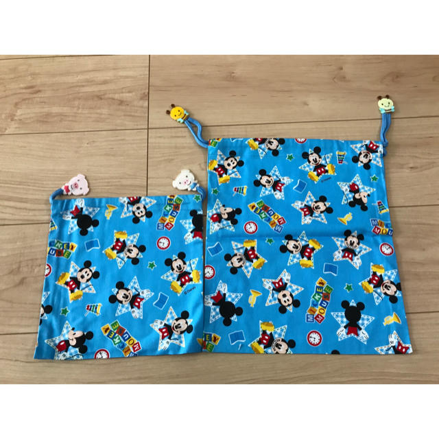 Disney(ディズニー)のミッキーマウス 巾着 袋 2枚セット エンタメ/ホビーのおもちゃ/ぬいぐるみ(キャラクターグッズ)の商品写真