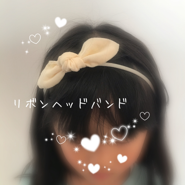 リボンヘッドバンド　ヘアバンド  キッズ/ベビー/マタニティのこども用ファッション小物(その他)の商品写真