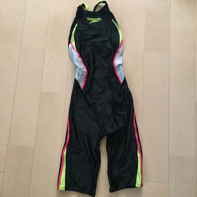 タグ付き新品 SPEEDO 競泳用水着 半額以下