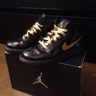 ナイキ(NIKE)のAIRJORDAN1PHAT 黒ゴールド(スニーカー)