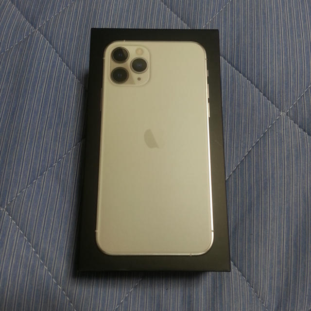 iPhone11 pro 本体　ほぼ新品。