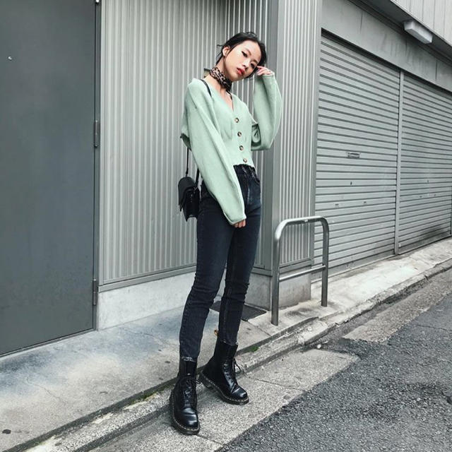 moussy(マウジー)のmoussy V NECK SHORT カーディガン レディースのトップス(カーディガン)の商品写真