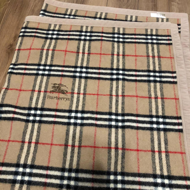 BURBERRY(バーバリー)の☆早い者勝ち☆バーバリー ウール ブランケット 毛布 インテリア/住まい/日用品の寝具(毛布)の商品写真