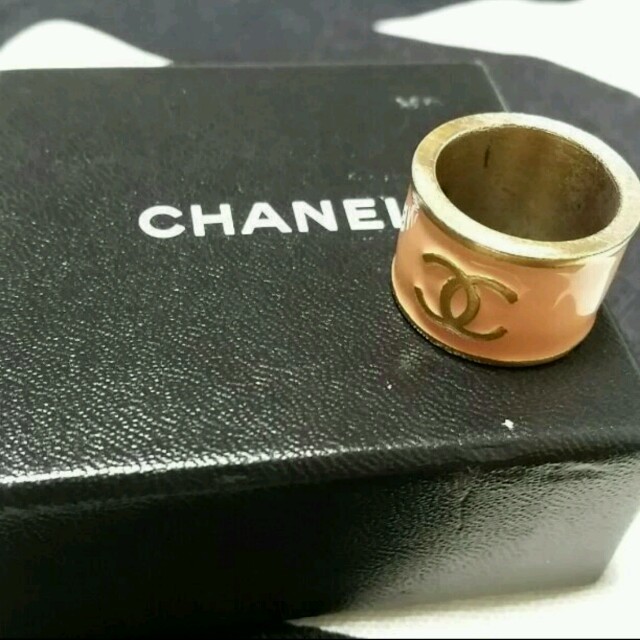 CHANEL(シャネル)のCHANEL♡ハートリング♡ レディースのアクセサリー(リング(指輪))の商品写真