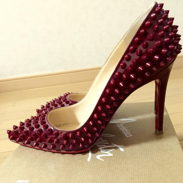 Christian Louboutin(クリスチャンルブタン)のルブタン スパイクパンプス 37 レディースの靴/シューズ(ハイヒール/パンプス)の商品写真