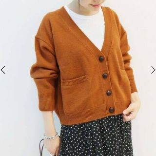 スローブイエナ(SLOBE IENA)のSLOBE IENA   NATURAL WOOL クルミボタンカーディガン(カーディガン)