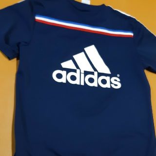 アディダス(adidas)のアディダスTシャツ(Tシャツ/カットソー(半袖/袖なし))