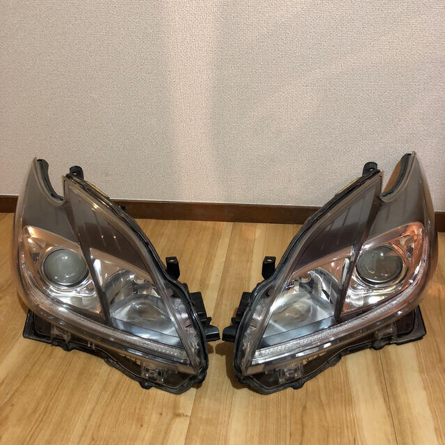 30プリウス後期HID・バラスト付き・バルブ×2付き・お値引きしました❗️自動車/バイク