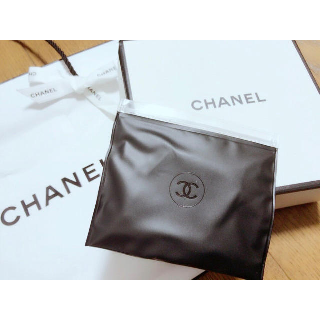 CHANEL(シャネル)のCHANEL ミニポーチ 新品未使用 早い者勝ち レディースのファッション小物(ポーチ)の商品写真