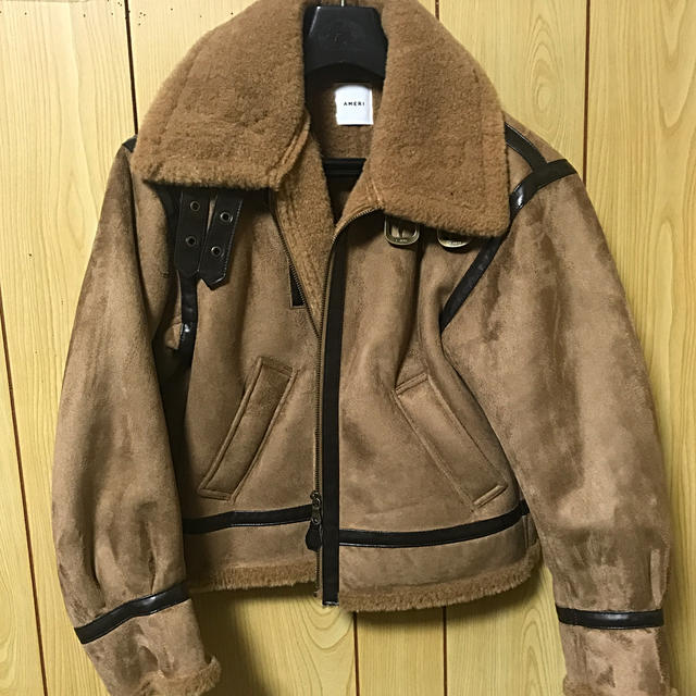 Ameri VINTAGE(アメリヴィンテージ)のCARAMEL FLIGHT JACKET レディースのジャケット/アウター(ムートンコート)の商品写真