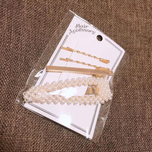 one after another NICE CLAUP(ワンアフターアナザーナイスクラップ)の【新作】トレンド♡パールピンセット（gold）+.＊ lattice レディースのヘアアクセサリー(ヘアピン)の商品写真