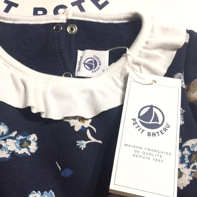 PETIT BATEAU(プチバトー)の2019AW  新品未使用 プチバトー 36mスウェットプリントワンピースバンビ キッズ/ベビー/マタニティのキッズ服女の子用(90cm~)(ワンピース)の商品写真