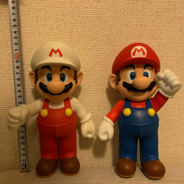 任天堂(ニンテンドウ)のマリオフィギュア、ファイヤマリオフィギュア エンタメ/ホビーのおもちゃ/ぬいぐるみ(キャラクターグッズ)の商品写真