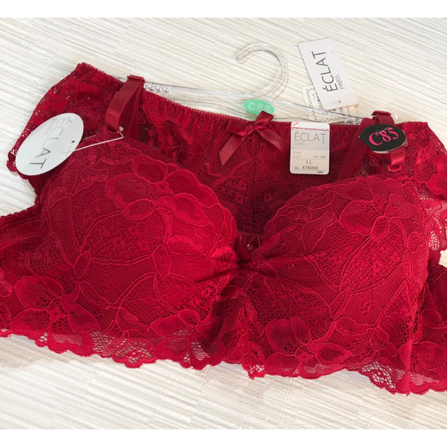 ブラショーツC85☆赤色の花柄ヌーディレース レディースの下着/アンダーウェア(ブラ&ショーツセット)の商品写真
