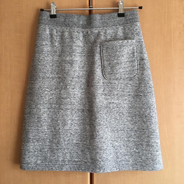 UNIQLO(ユニクロ)のユニクロ　スウェットスカート　裏起毛　M グレー レディースのスカート(ひざ丈スカート)の商品写真